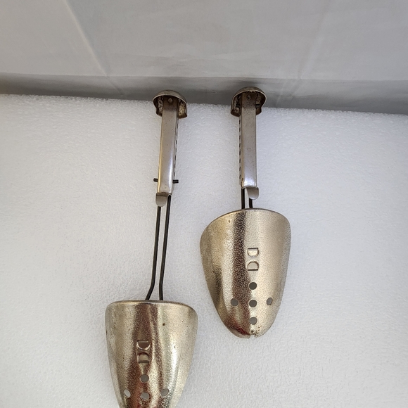 Vtg EKCO Hammered Metal Shoe Tree Shaper Stretcher Adjustable Pair - Picture 10 of 10